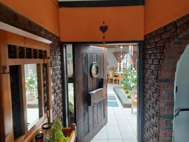 4 Bedroom Property for Sale in Dorandia Gauteng