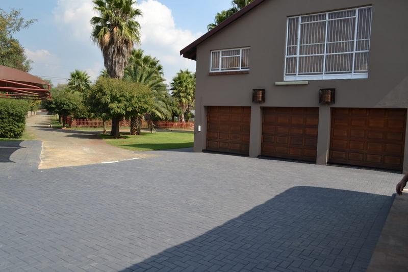5 Bedroom Property for Sale in Risiville Gauteng