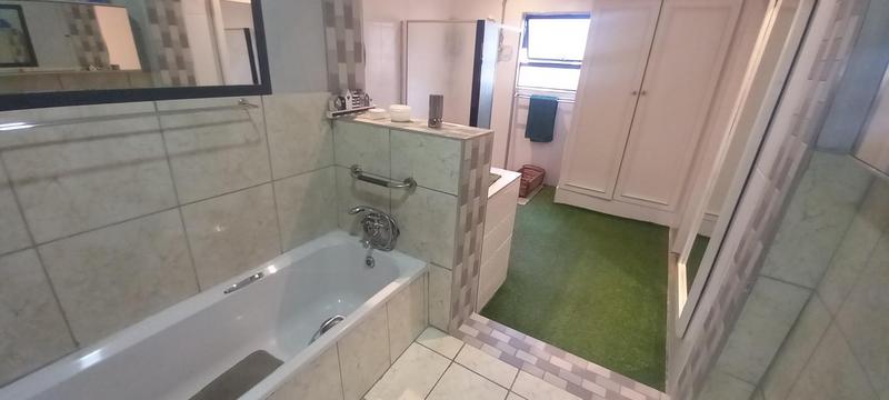 5 Bedroom Property for Sale in Three Rivers Gauteng