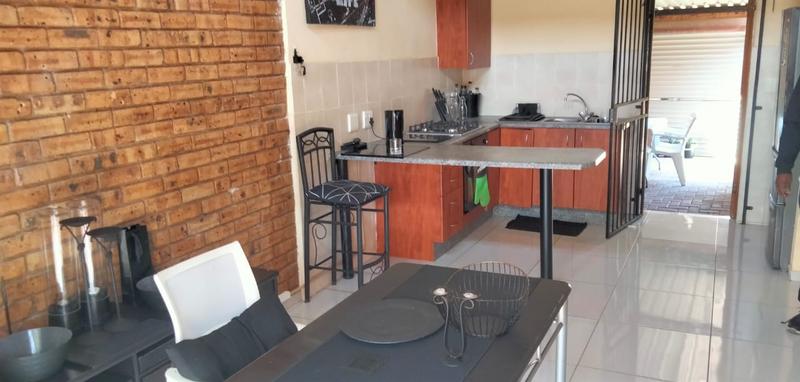 2 Bedroom Property for Sale in Honeypark Gauteng
