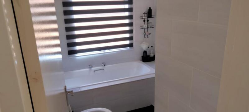 2 Bedroom Property for Sale in Honeypark Gauteng