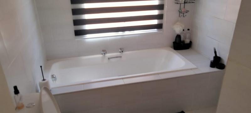 2 Bedroom Property for Sale in Honeypark Gauteng