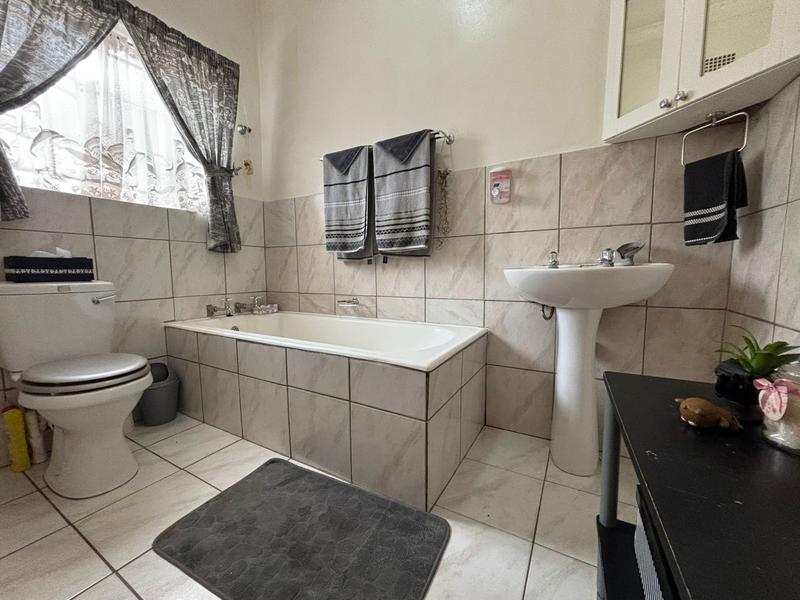3 Bedroom Property for Sale in Discovery Gauteng