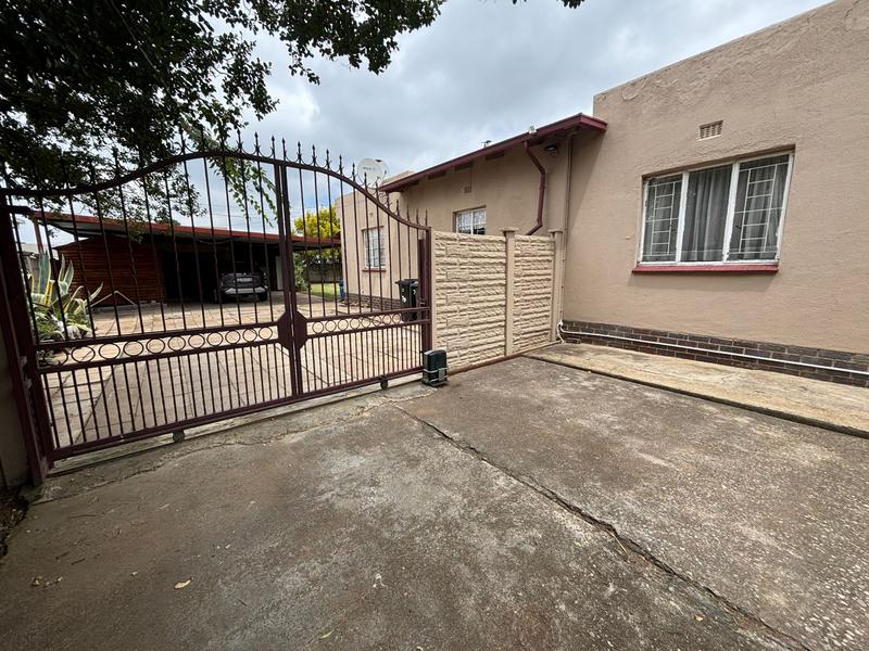 3 Bedroom Property for Sale in Discovery Gauteng