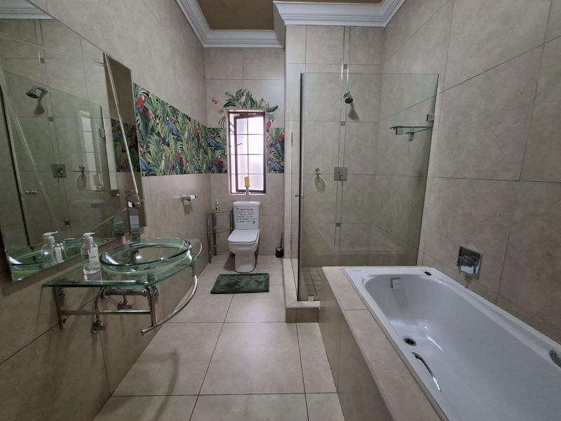 5 Bedroom Property for Sale in Midstream Estate Gauteng