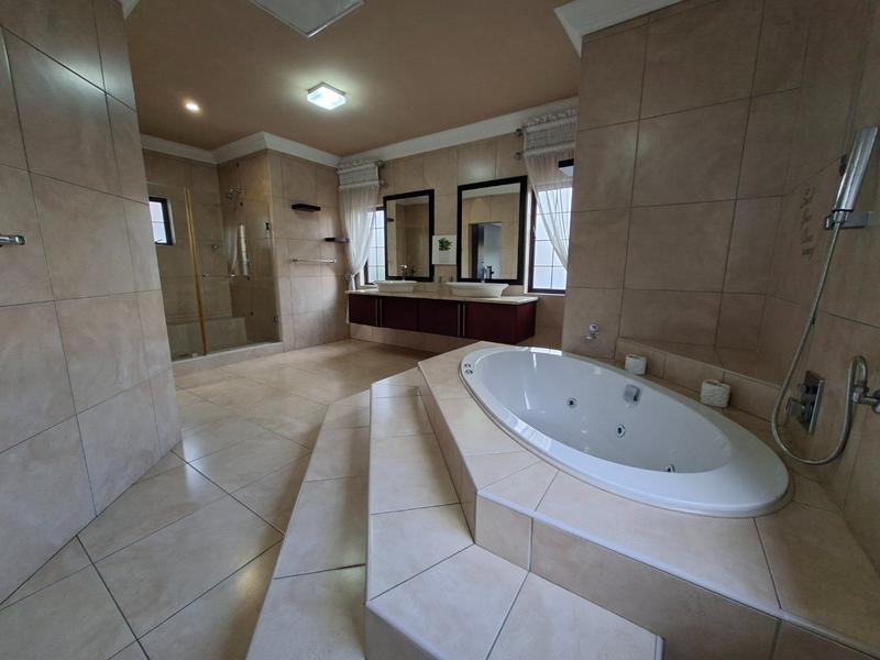 5 Bedroom Property for Sale in Midstream Estate Gauteng