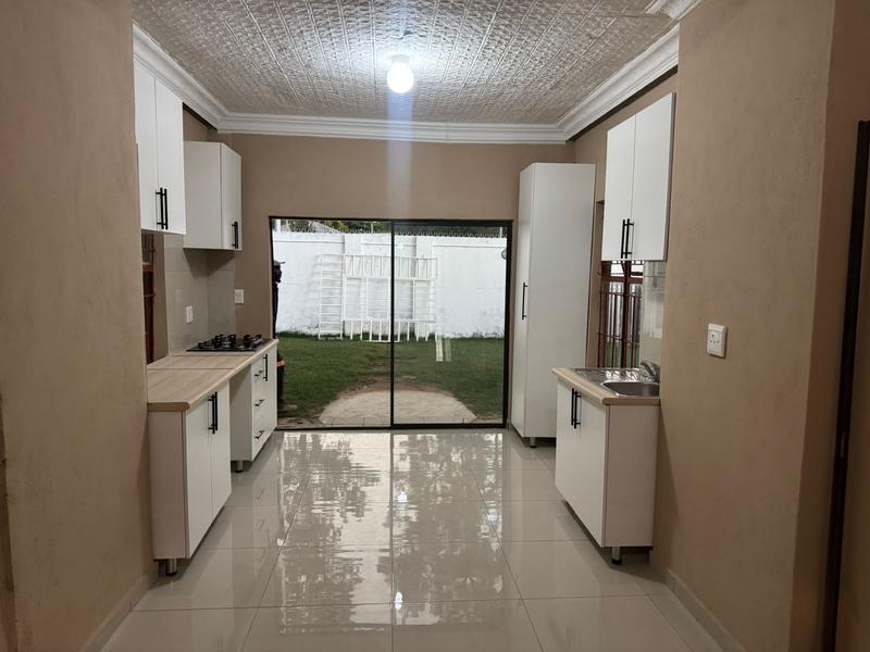 To Let 1 Bedroom Property for Rent in Delville Gauteng