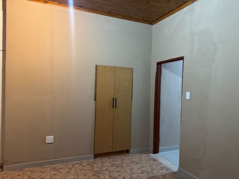 To Let 1 Bedroom Property for Rent in Delville Gauteng
