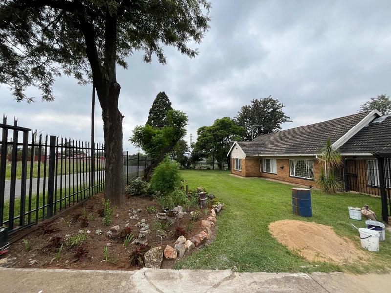 To Let 3 Bedroom Property for Rent in Birchleigh Gauteng