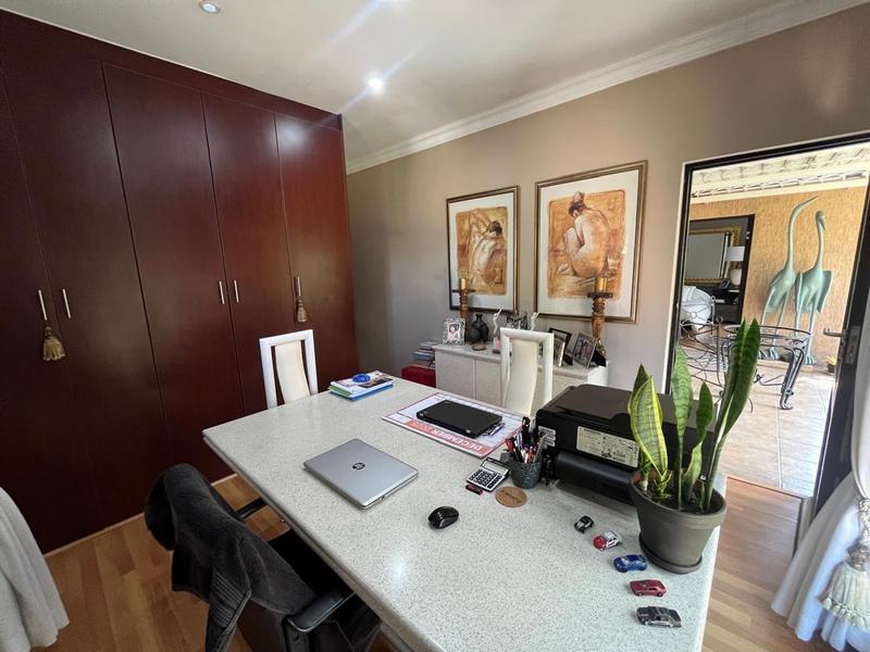 4 Bedroom Property for Sale in Vanderbijlpark SW 5 Gauteng