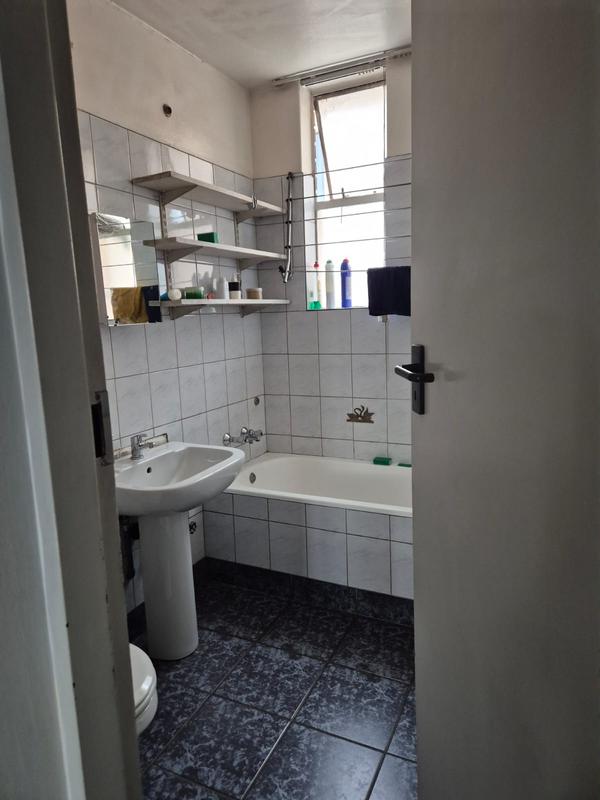 2 Bedroom Property for Sale in Gezina Gauteng