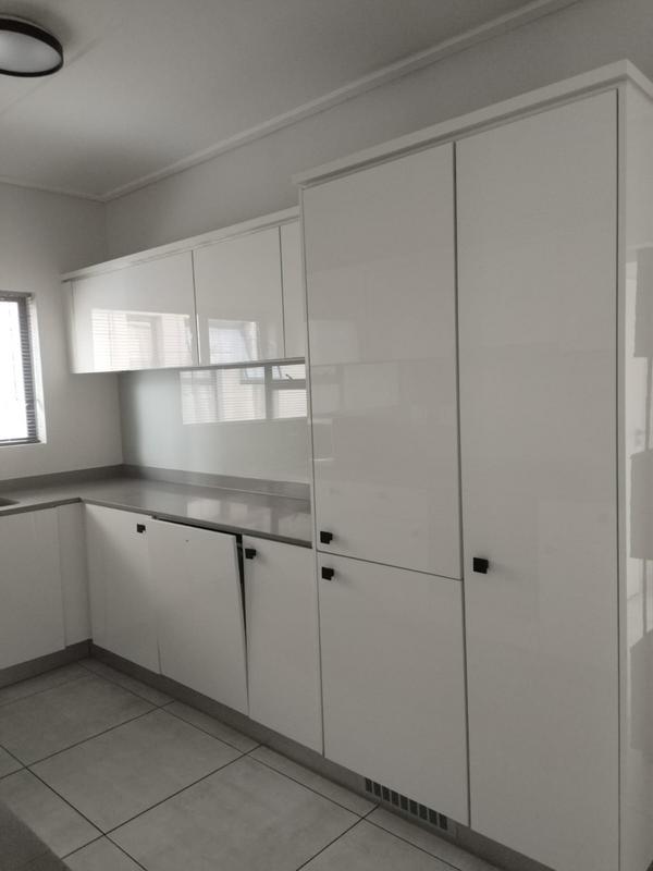 To Let 3 Bedroom Property for Rent in Waterfall Gauteng