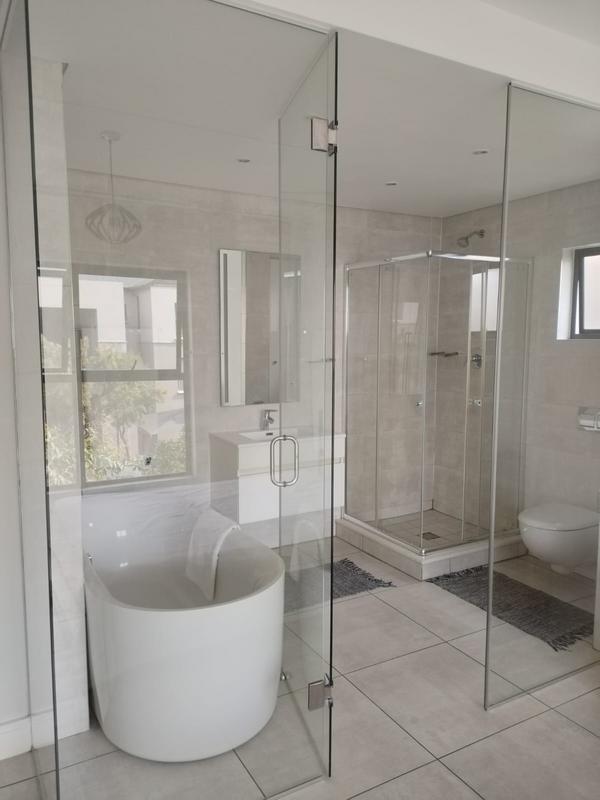 To Let 3 Bedroom Property for Rent in Waterfall Gauteng