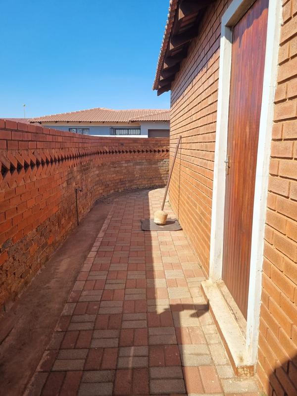 4 Bedroom Property for Sale in Vosloorus Gauteng