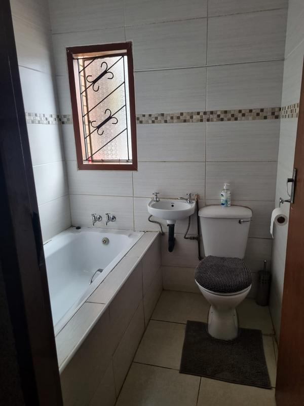 4 Bedroom Property for Sale in Vosloorus Gauteng