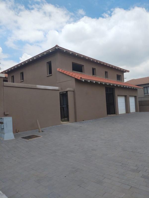 5 Bedroom Property for Sale in Fourways Gauteng