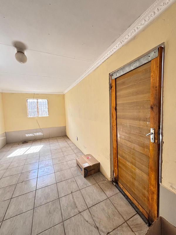 1 Bedroom Property for Sale in Protea Glen Gauteng