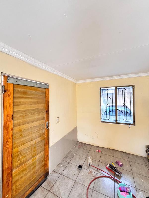 1 Bedroom Property for Sale in Protea Glen Gauteng