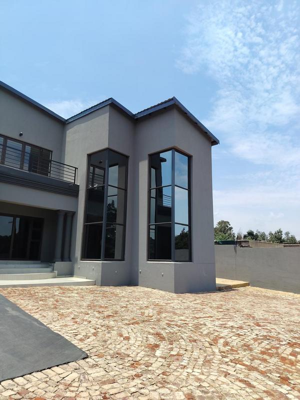 5 Bedroom Property for Sale in Walkerville Gauteng