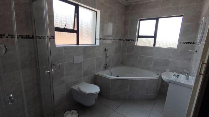 5 Bedroom Property for Sale in Walkerville Gauteng