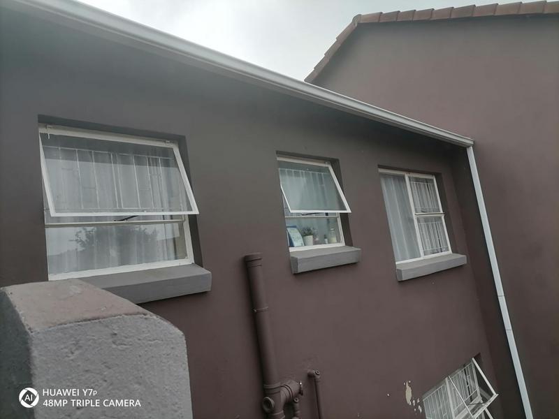 1 Bedroom Property for Sale in Vorna Valley Gauteng