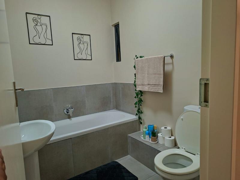 To Let 2 Bedroom Property for Rent in Vorna Valley Gauteng