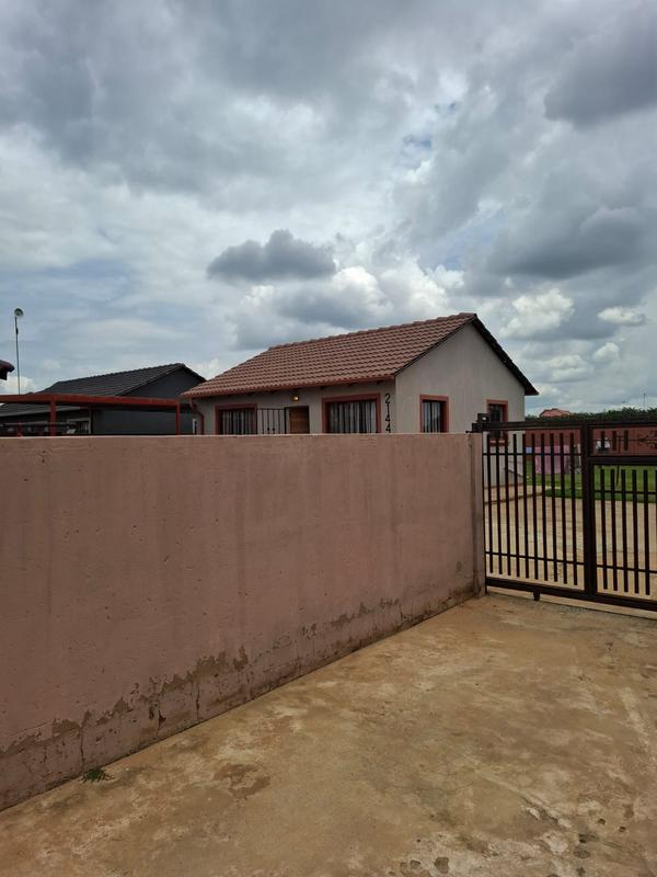 2 Bedroom Property for Sale in Mapleton A H Gauteng