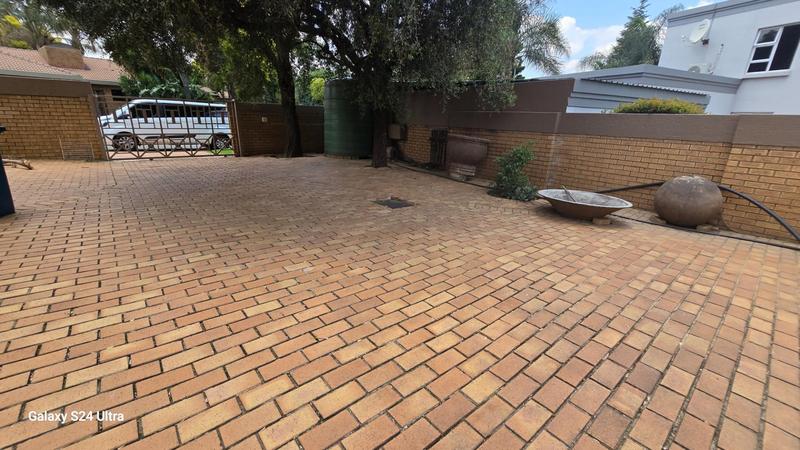 6 Bedroom Property for Sale in Sunward Park Gauteng