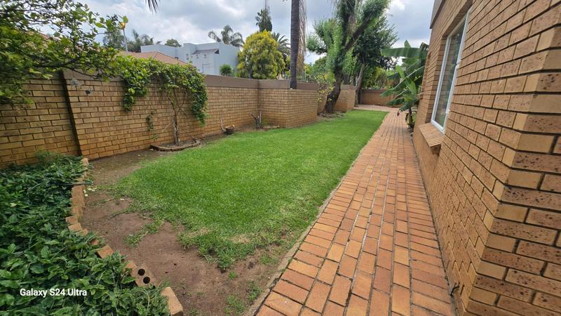 6 Bedroom Property for Sale in Sunward Park Gauteng