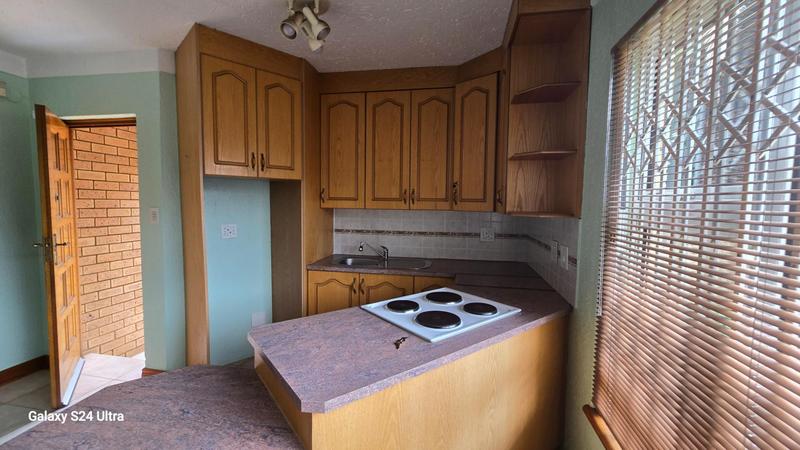 6 Bedroom Property for Sale in Sunward Park Gauteng