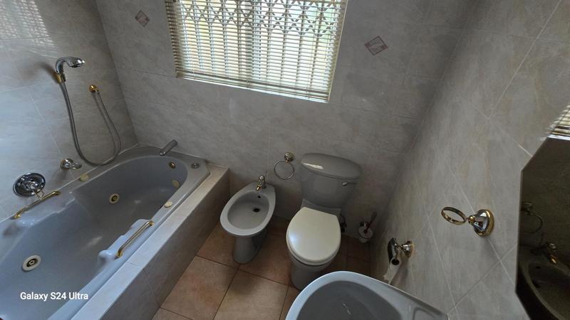 6 Bedroom Property for Sale in Sunward Park Gauteng