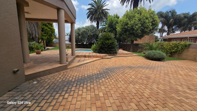 6 Bedroom Property for Sale in Sunward Park Gauteng