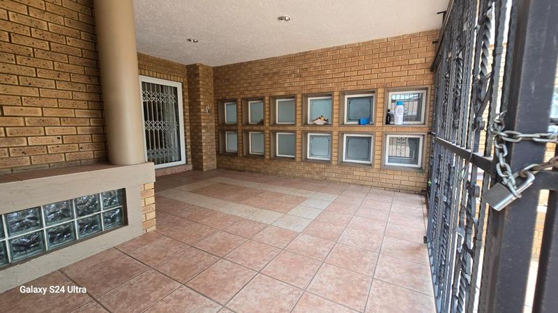 6 Bedroom Property for Sale in Sunward Park Gauteng