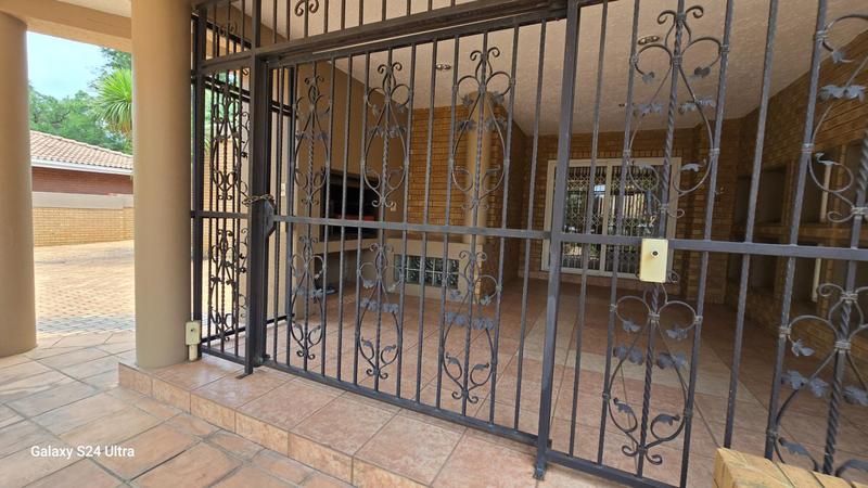 6 Bedroom Property for Sale in Sunward Park Gauteng