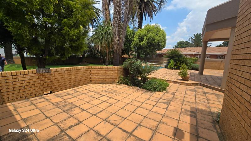 6 Bedroom Property for Sale in Sunward Park Gauteng