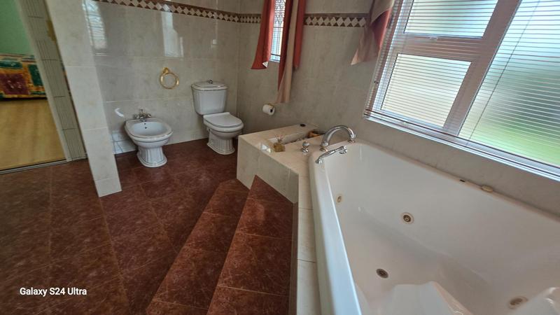 6 Bedroom Property for Sale in Sunward Park Gauteng