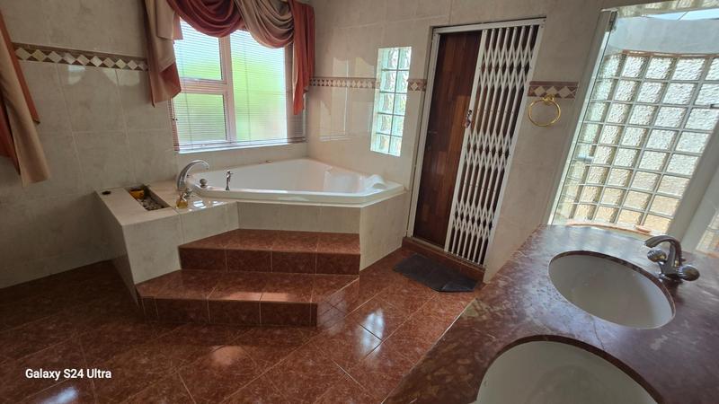 6 Bedroom Property for Sale in Sunward Park Gauteng