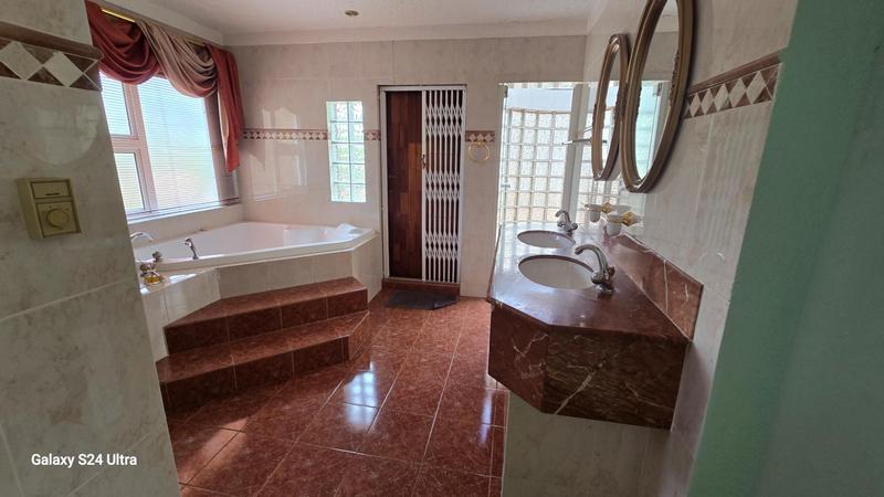 6 Bedroom Property for Sale in Sunward Park Gauteng