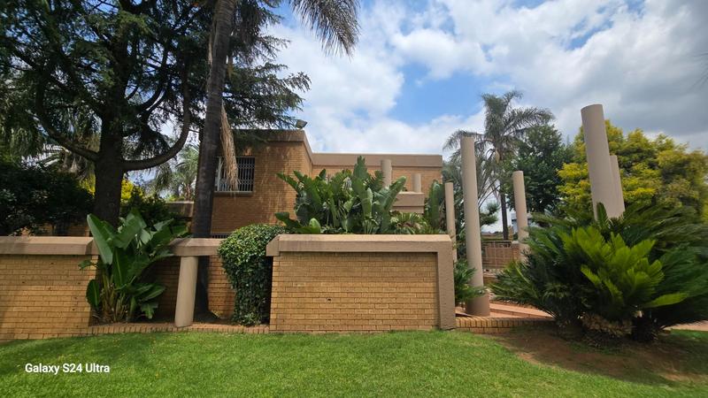 6 Bedroom Property for Sale in Sunward Park Gauteng