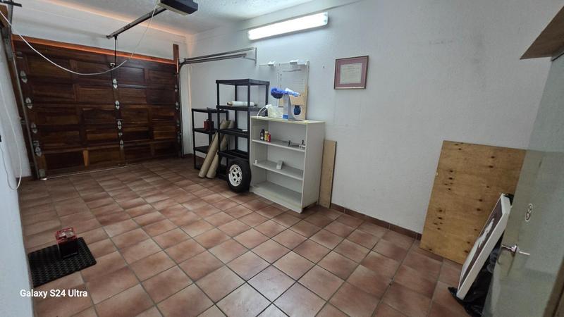 6 Bedroom Property for Sale in Sunward Park Gauteng