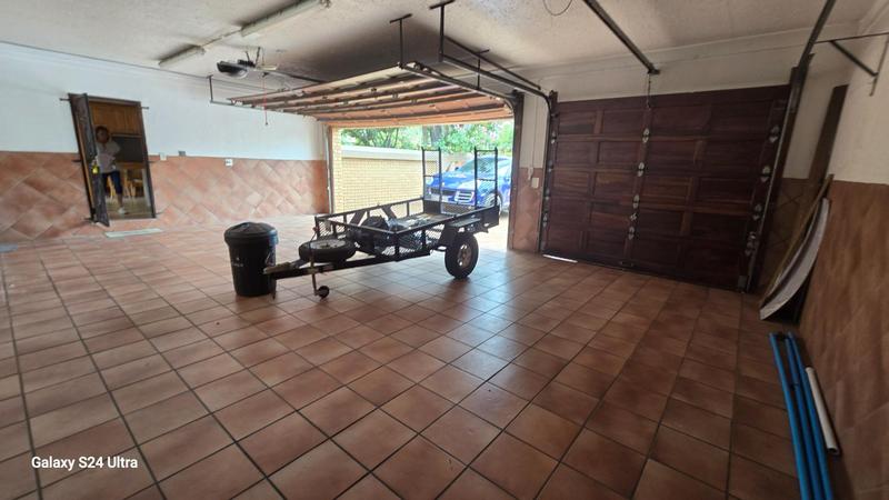 6 Bedroom Property for Sale in Sunward Park Gauteng