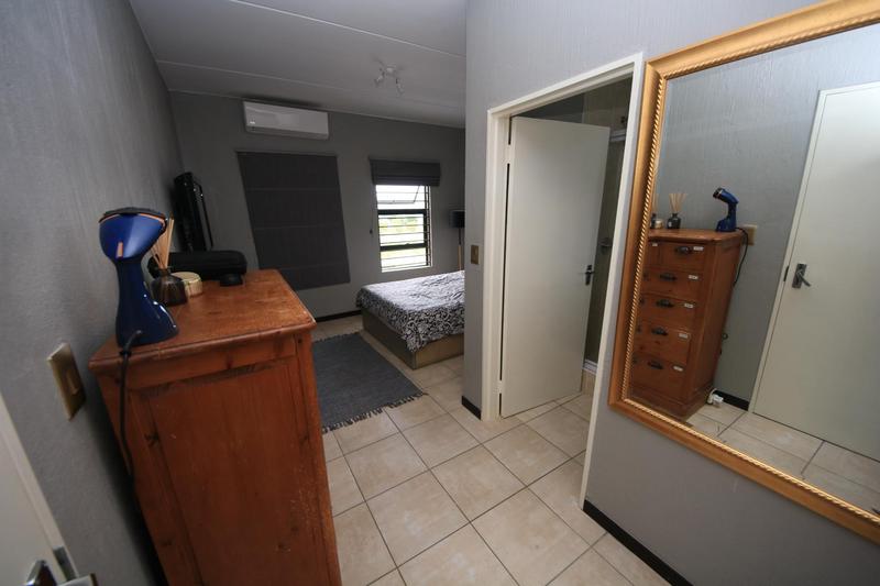 To Let 2 Bedroom Property for Rent in Barbeque Downs Gauteng