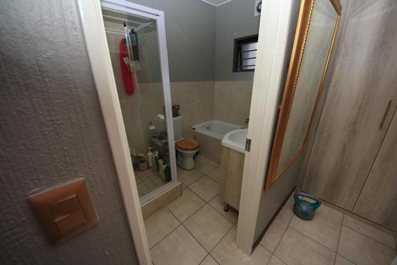 To Let 2 Bedroom Property for Rent in Barbeque Downs Gauteng