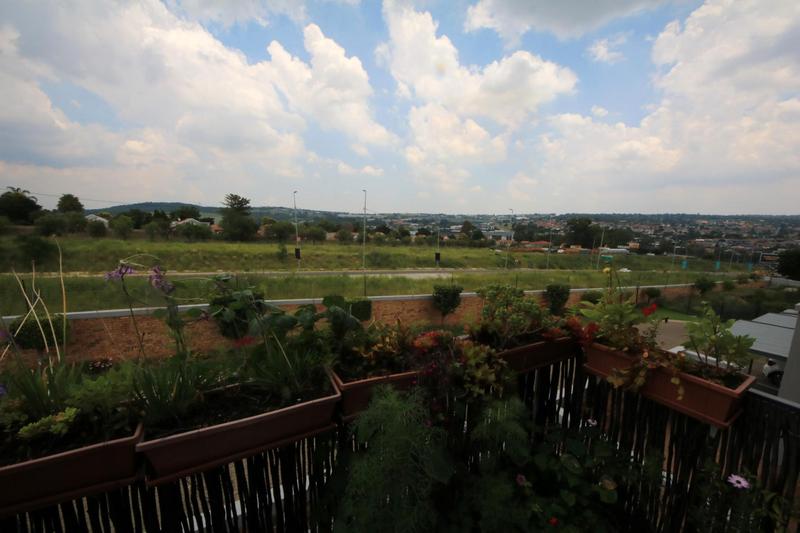 To Let 2 Bedroom Property for Rent in Barbeque Downs Gauteng