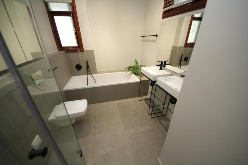 2 Bedroom Property for Sale in Dunkeld West Gauteng