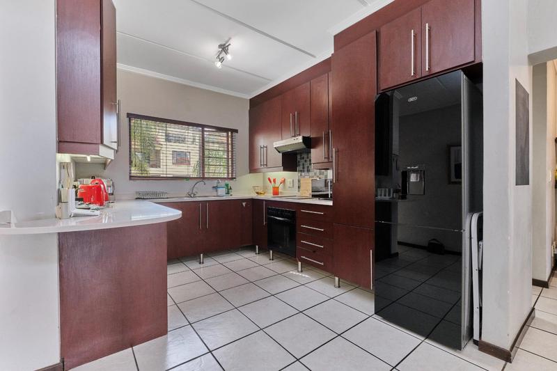 2 Bedroom Property for Sale in Sunninghill Gauteng