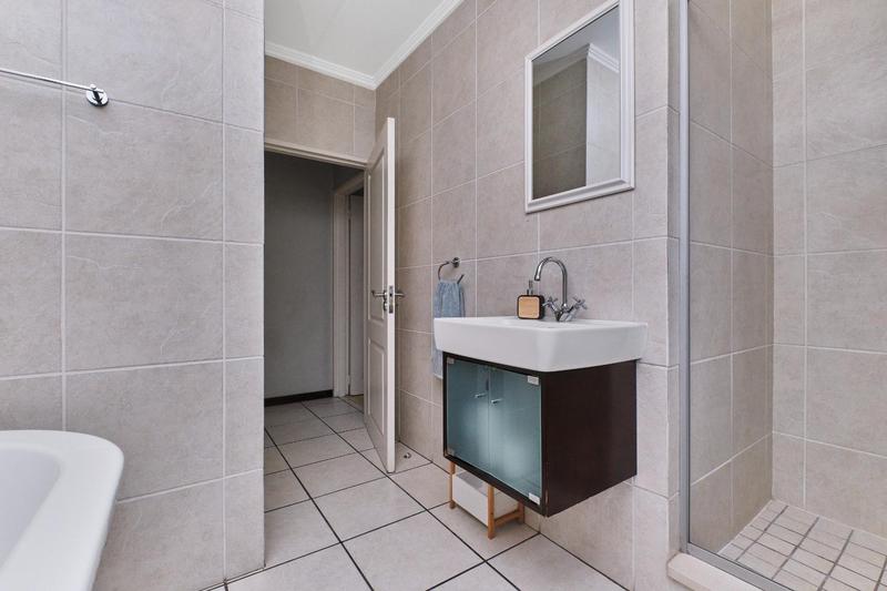 2 Bedroom Property for Sale in Sunninghill Gauteng