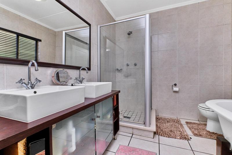 2 Bedroom Property for Sale in Sunninghill Gauteng