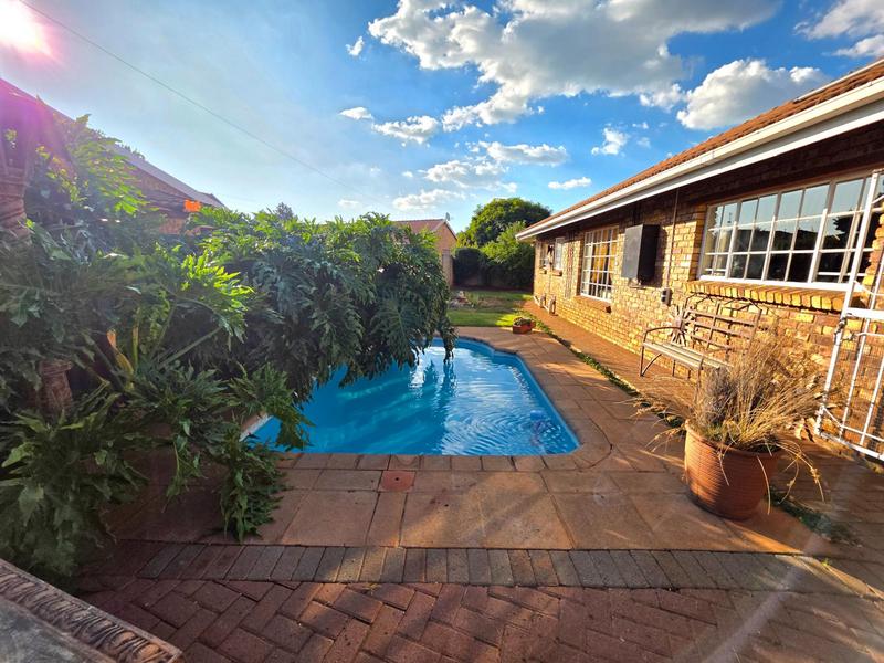 3 Bedroom Property for Sale in Kookrus Gauteng