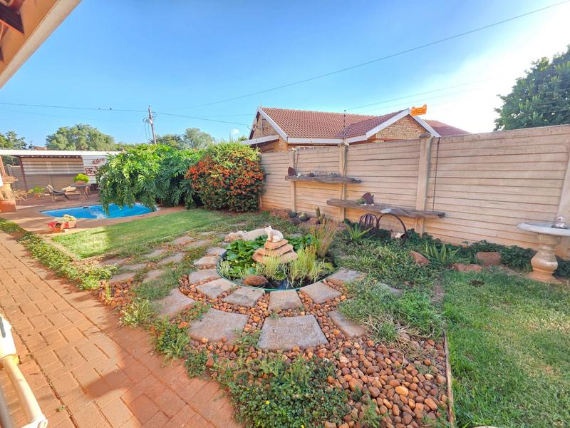 3 Bedroom Property for Sale in Kookrus Gauteng